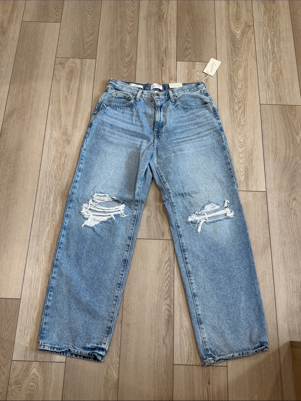 Universal Thread 90s Baggy Distressed Jeans Light Wash Size 10/R